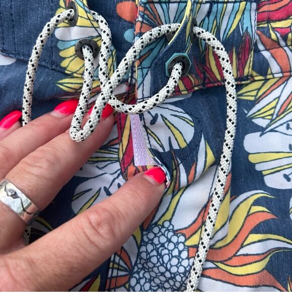 Vissla Sunflower Mum Sunset Floral Board Shorts Swim Trunks NEW - Picture 7 of 8